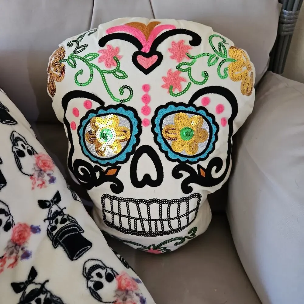 Skull Pillow and Blanket
